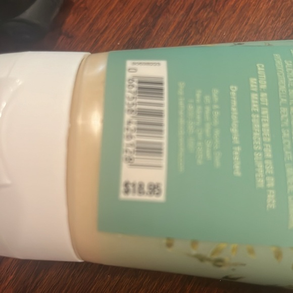 NWT chasing fireflies Bath and body Works body scrub - Picture 5 of 5